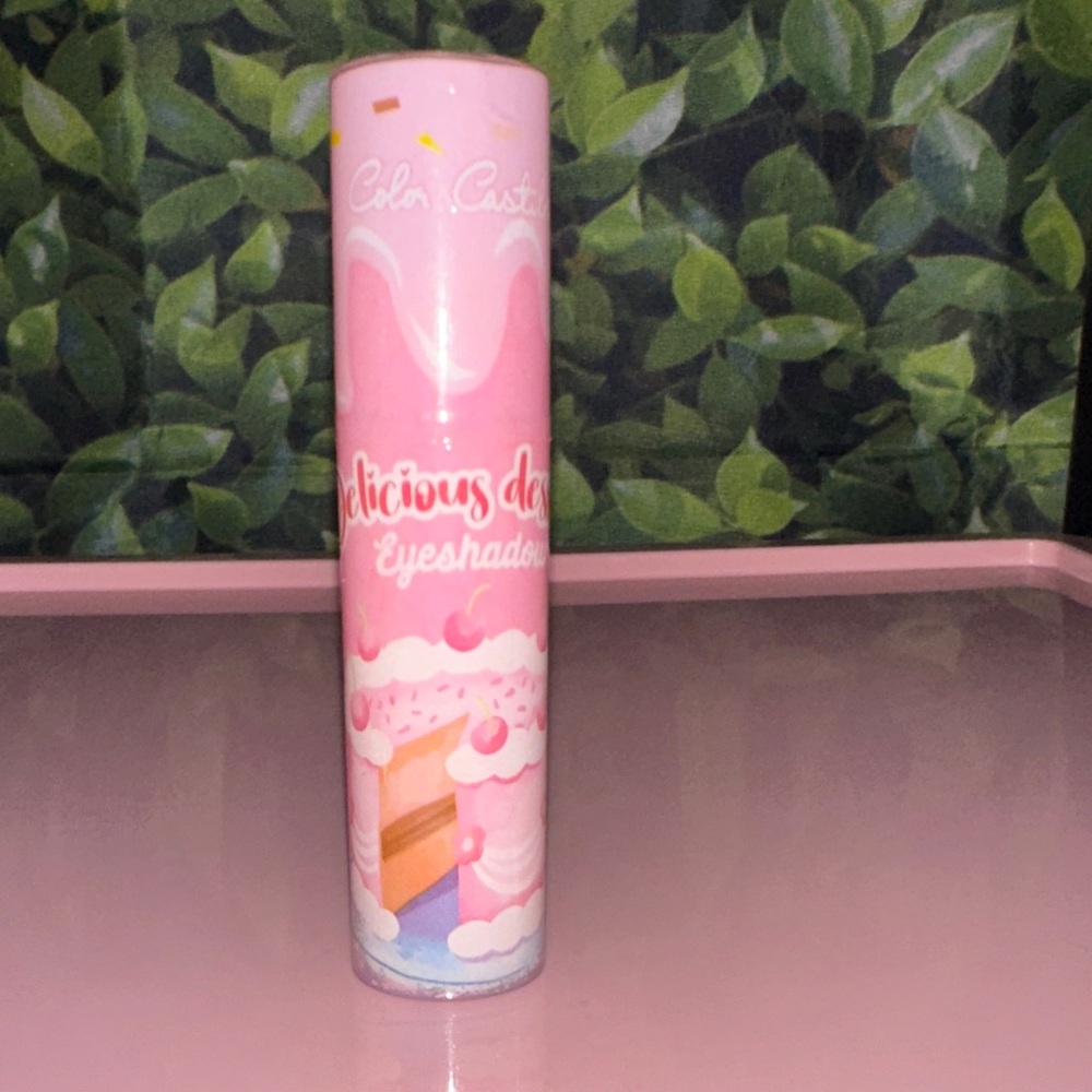 Delicious Desserts Eyeshadow Roller